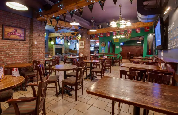 Finns Irish Pub saskatoon