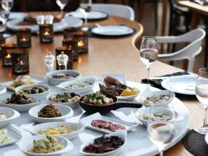 Les Cuistots Bistrot A Mezzes