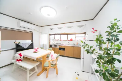 7 min to JR Yokkaichi STN Large House Hotels in 