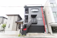 7 min to JR Yokkaichi STN Large House Hotels in Йоккаїті