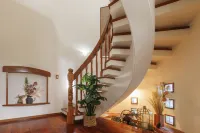 Laulea Yaka Hotels in Kin