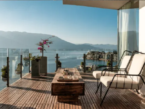 Granite County Hotels with Balcony