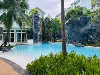 Grand Florida Beachfront Condo Resort Pattaya E208