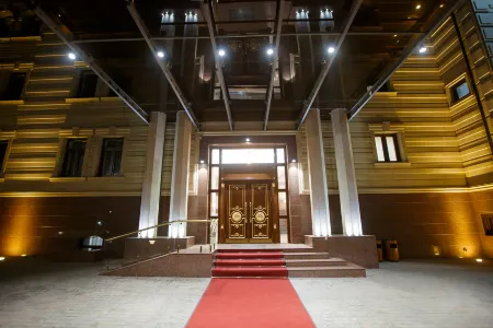 Krokus Plaza Hotel Отели рядом с достопримечательностью «ИСПОЛНИТЕЛЬНЫЙ КОМИТЕТ РЕГИОНАЛЬНОЙ АНТИТЕРРОРИСТИЧЕСКОЙ СТРУКТУРЫ ШАНХАЙСКОЙ ОРГАНИЗАЦИИ СОТРУДНИЧЕСТВА»