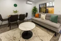 City Stadium Stay CBD Apartment