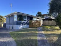 3 Bedroom House North Shore Auckland Hotellit kohteessa Glenfield
