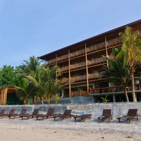 Coast 67 Boutique Hotel