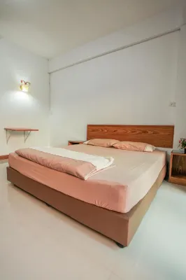 Bansuanfasai Hotels in Tha Chang