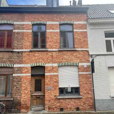 be house • lodge over comfy in Bruges