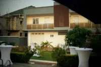 De Chateau Paradise Hotel a 