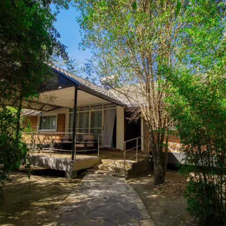 OLIVE LAKE ELEMENTAITA LODGE