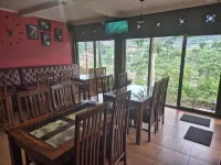 The Green County Homestay - sarapan
