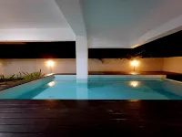 C-Side Luxury Oaks Apartment - С бассейном