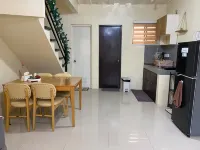 CC Transient House – Entire Townhouse (1 of 2 Bedrooms Available) - 2-Sterne