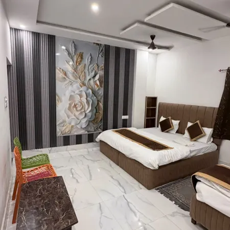 Jamuna (P) Guest House