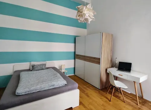 Cozy apartment next to metro 2&4 - 1 étoile