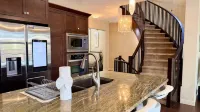 Spacious 3BR House in Aspen Hills - New