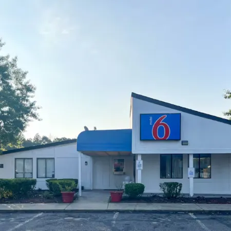 Motel 6 Aberdeen, NC - Pinehurst