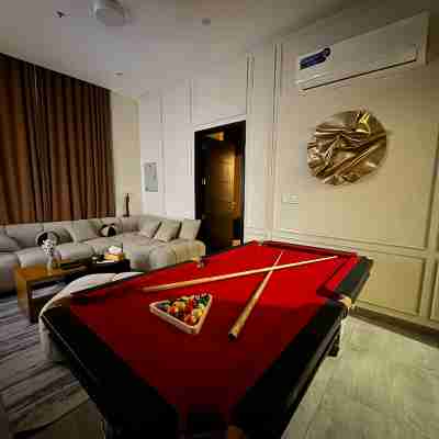 Modern 2BHK | City View | PS4 | Self Check-In Fitness & Recreational Facilities