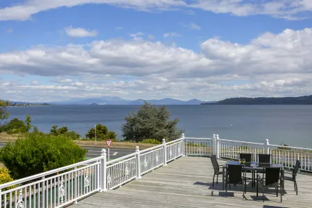 Taupo Thermal Motel & Spa (Adults Only) Отели рядом с достопримечательностью «Craters of the Moon»