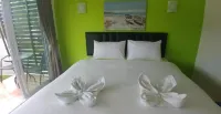 Thipburee Riverside Hotel