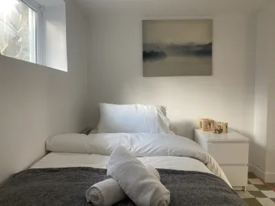 Entire Place (2 bedrooms) in Downtown Toronto Hotel a 