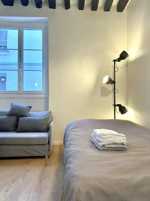 Cozy Apartment in Centre Marais in Vertus 파리 호텔