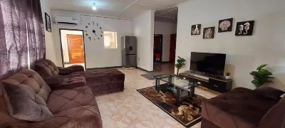 Eagle Weavers Nest Hotels in 