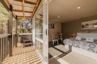 Eclipse Haven | 2BR + Hot Tub + Parking | Sleeps 5 Hotels in 