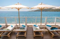 Waterfront Studio Apartment Lustica Bay - spa