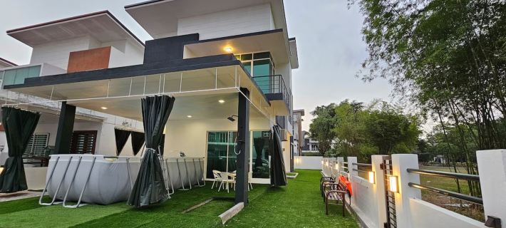 Azalea@Raudhah Homestay with Private Pool & Barbeque Hotels in Kuala Langat