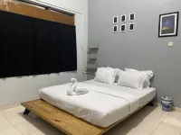 Omah Tentrem By Slow Living - parking