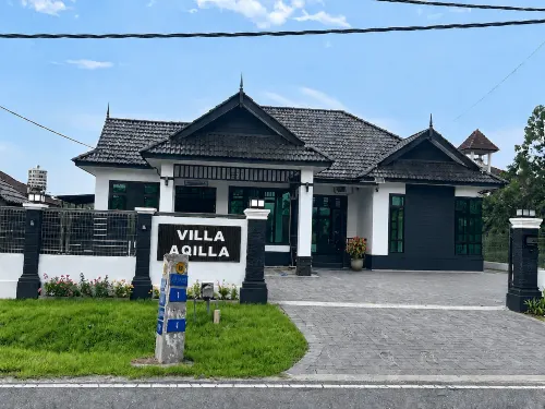 Villa Aqilla Homestay - Bãi đậu xe