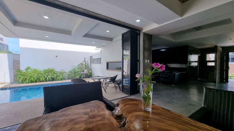 Koregon Pool Villas