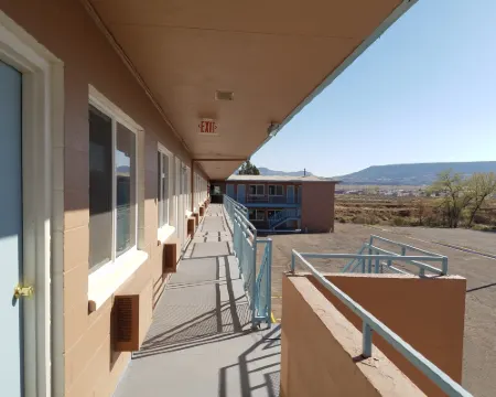 Leisure Lodge Motel Hoteles en Grants