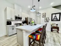 Quiet stylish home close to downtown and airport