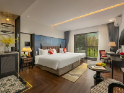DeLaMont Sapa Hotel - Hill Serenity Retreat Hotels in Sapa