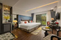 DeLaMont Sapa Hotel - Hill Serenity Retreat