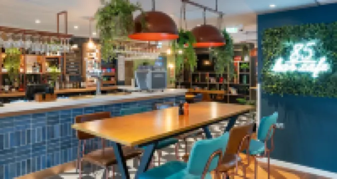 Travelodge London Chiswick High Road Hotels near Kew Palace