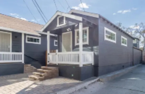 Modern 1-BR Apartment Close to Downtown vibes