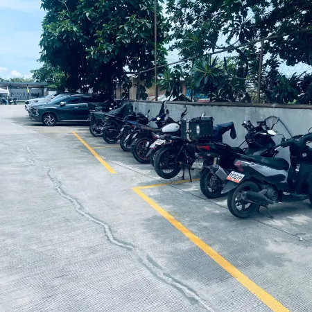 J&J Mactan Stays with PS4, Netflix, Pool & Free Parking