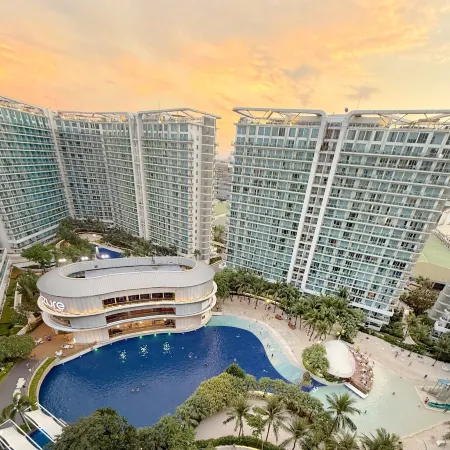 Luxury 2BR Deluxe Azure Resort Beachview Suite with Bathtub & Smart toilet