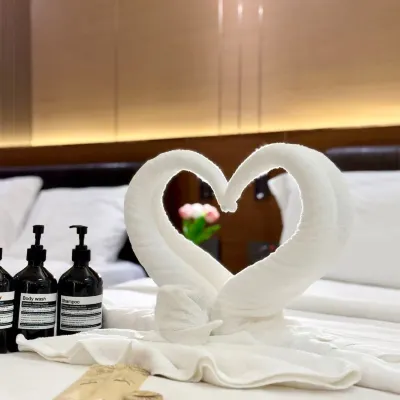 Venice Luxe Corner • Pool, Kitchen, Netflix Hotels in der Nähe von Enderun Colleges