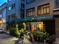 Black Art hotel โรงแรมใกล้ศูนย์การประชุมฮาลิชคองเกรสเซ็นเตอร์