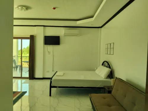 SAFE HAVEN RESIDENCE - Bed and Breakfasts
