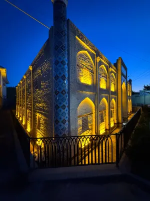 Turkman Madrasah XIX Century Hotel のホテル