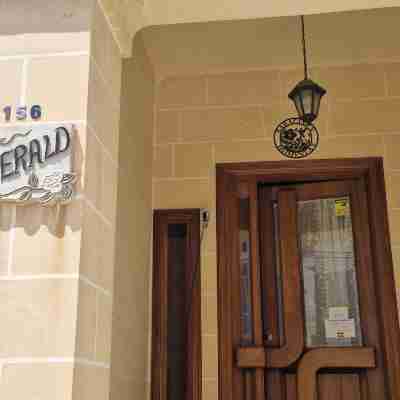 Saracini's Homestay Hotel Exterior