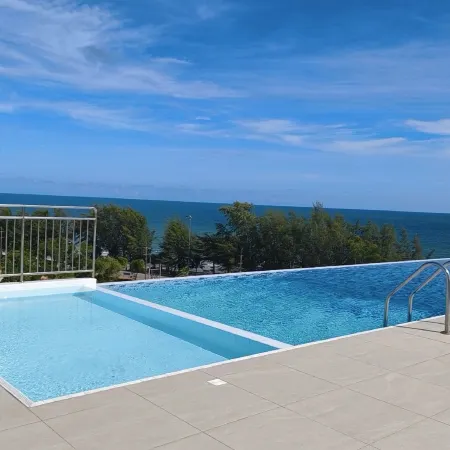 Mae Phim Beachside 1BR Condo | Rooftop Sea View Pool