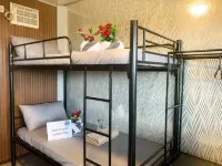 Tandikan Zands Hotel - New