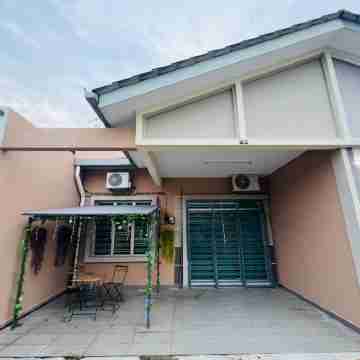 Kulai 3B2R Indahpura Landed House Near JPO Hotel Exterior